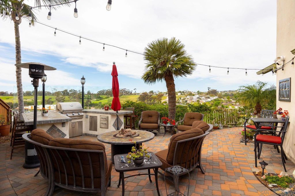 2070 Rue De La Montagne, Oceanside, CA 92054