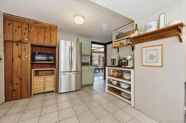 41 Plumbrook Road, Katonah, NY 10536