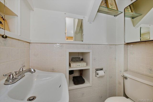 41 Plumbrook Road, Katonah, NY 10536