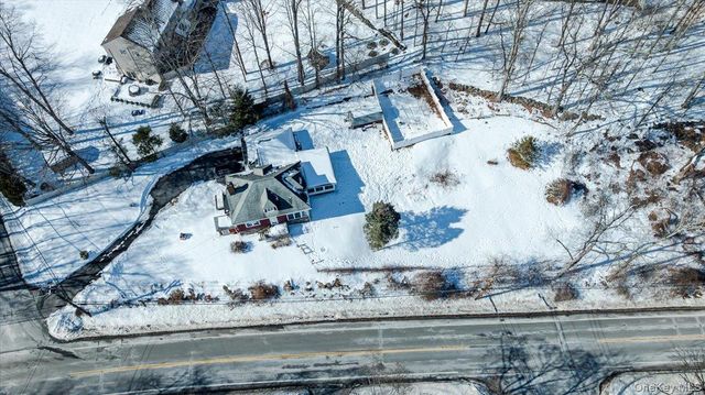 41 Plumbrook Road, Katonah, NY 10536