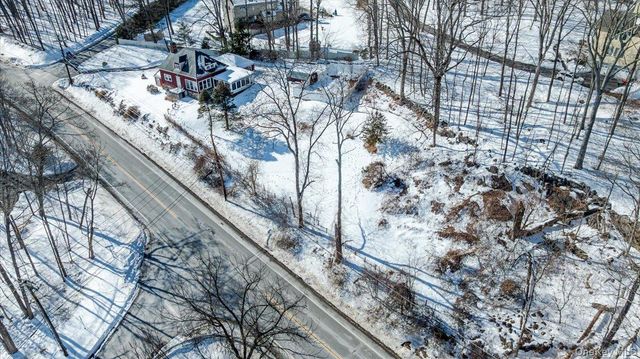 41 Plumbrook Road, Katonah, NY 10536