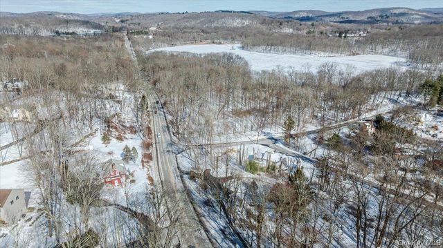 41 Plumbrook Road, Katonah, NY 10536