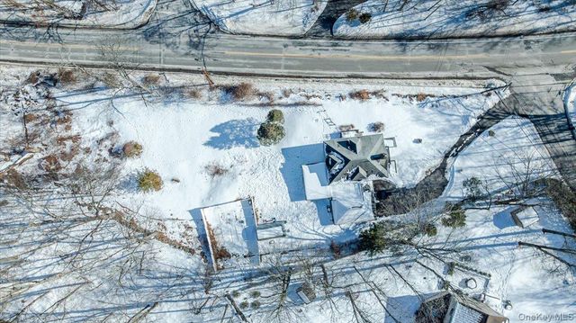 41 Plumbrook Road, Katonah, NY 10536