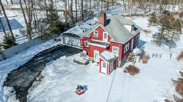 41 Plumbrook Road, Katonah, NY 10536