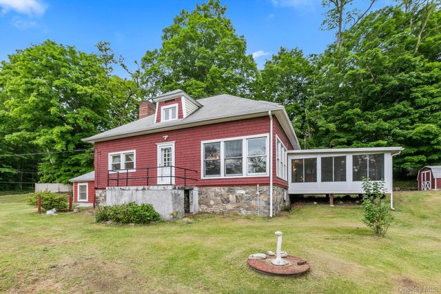 41 Plumbrook Road, Katonah, NY 10536