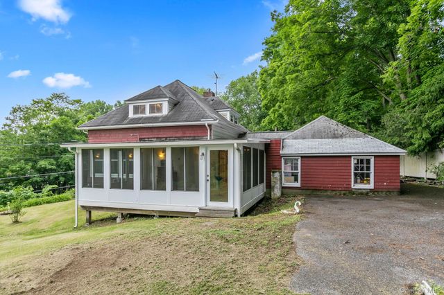 41 Plumbrook Road, Katonah, NY 10536