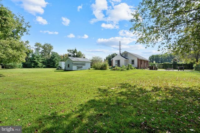 252 S PENNSVILLE AUBURN RD, Carneys Point, NJ 08069