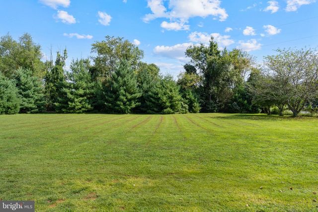 252 S PENNSVILLE AUBURN RD, Carneys Point, NJ 08069