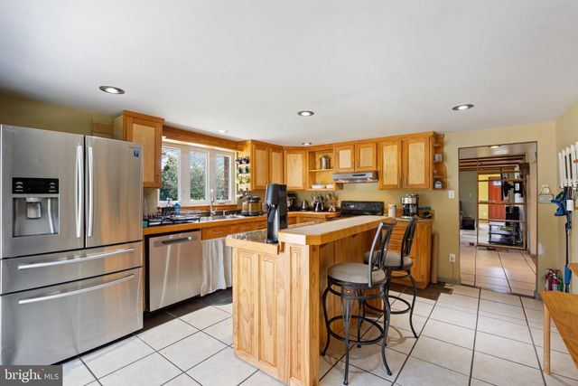 252 S PENNSVILLE AUBURN RD, Carneys Point, NJ 08069
