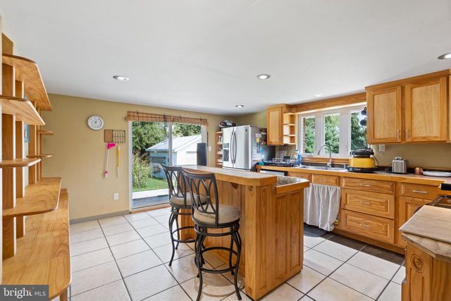 252 S PENNSVILLE AUBURN RD, Carneys Point, NJ 08069