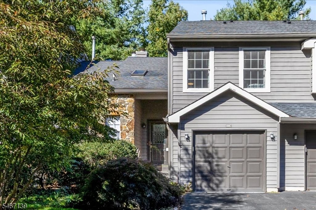 44 Watertown Ct, Montgomery Twp., NJ 08540 — photo 2