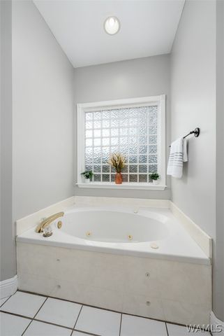 1447 Snow Hinton, Tuscaloosa, AL 35405