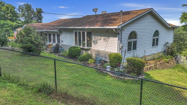 8879 National Road SE, Thornville, OH 43076