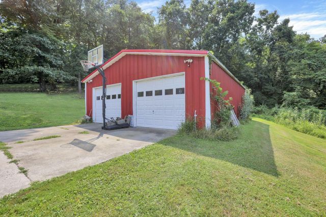 8879 National Road SE, Thornville, OH 43076