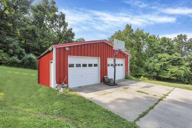 8879 National Road SE, Thornville, OH 43076