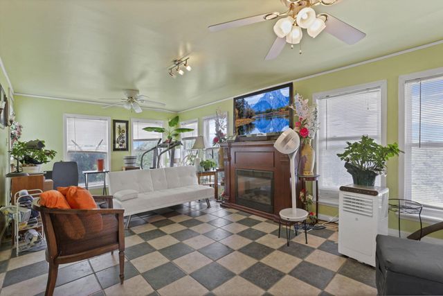 8879 National Road SE, Thornville, OH 43076