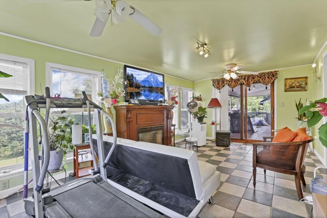8879 National Road SE, Thornville, OH 43076