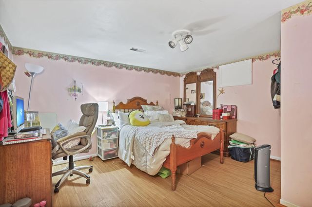 8879 National Road SE, Thornville, OH 43076