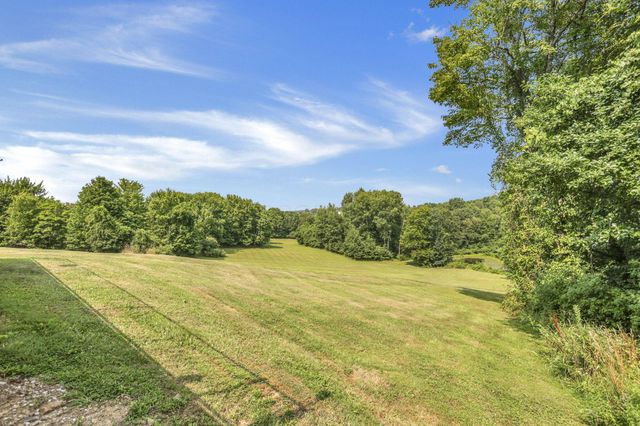 8879 National Road SE, Thornville, OH 43076