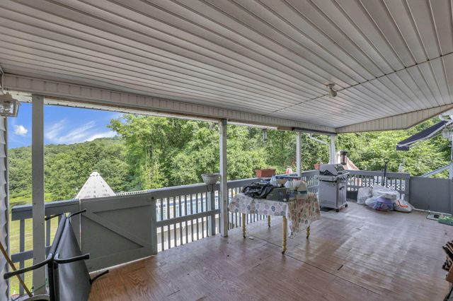 8879 National Road SE, Thornville, OH 43076