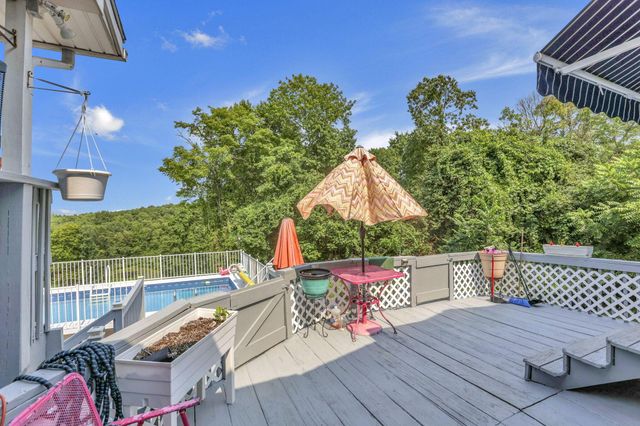 8879 National Road SE, Thornville, OH 43076