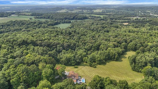 8879 National Road SE, Thornville, OH 43076