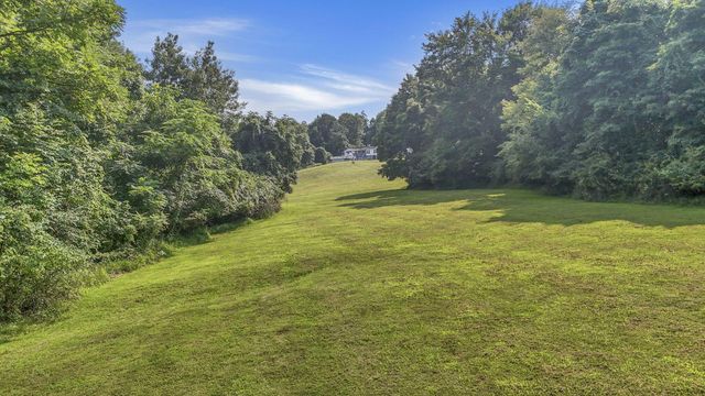 8879 National Road SE, Thornville, OH 43076