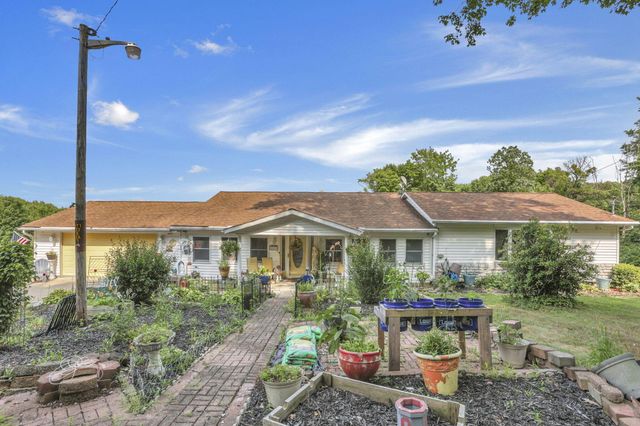 8879 National Road SE, Thornville, OH 43076