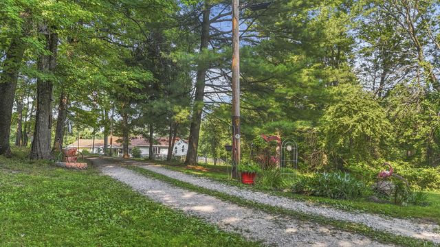 8879 National Road SE, Thornville, OH 43076