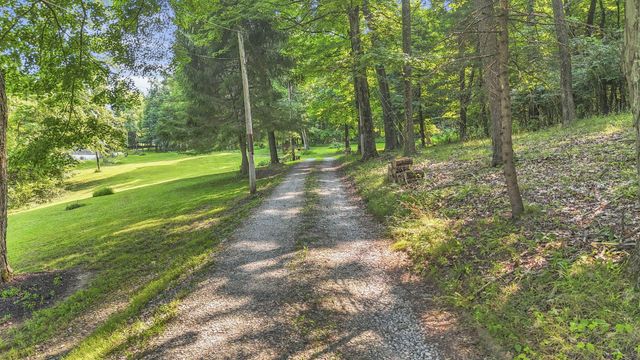 8879 National Road SE, Thornville, OH 43076