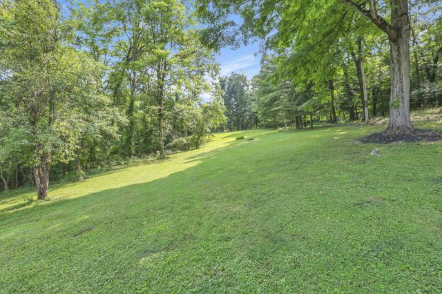 8879 National Road SE, Thornville, OH 43076