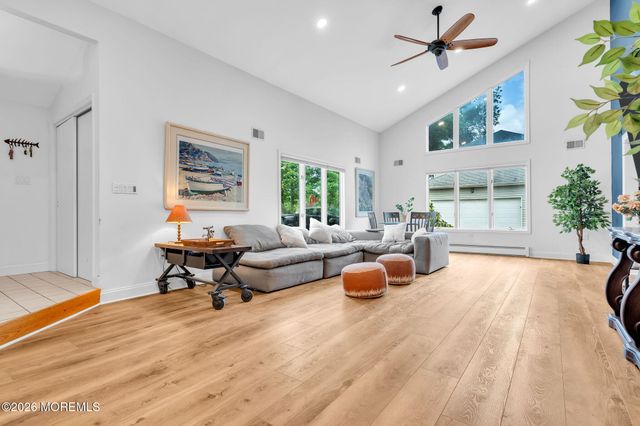 458 Penn Avenue N, Forked River, NJ 08731
