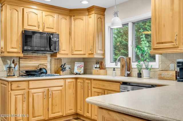 458 Penn Avenue N, Forked River, NJ 08731