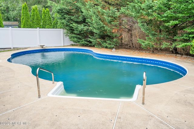 458 Penn Avenue N, Forked River, NJ 08731