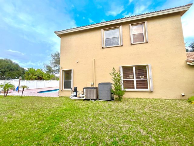 5012 Victoria Circle, West Palm Beach, FL 33409