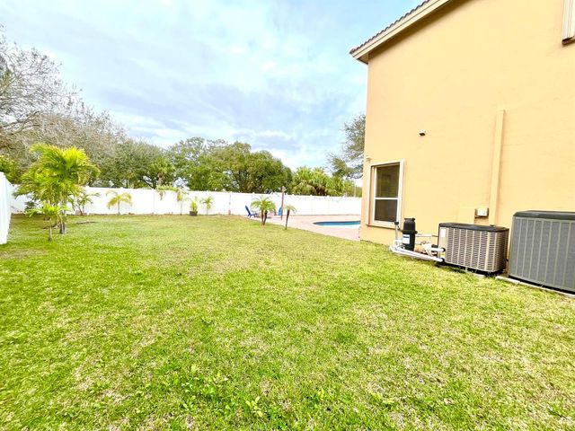 5012 Victoria Circle, West Palm Beach, FL 33409