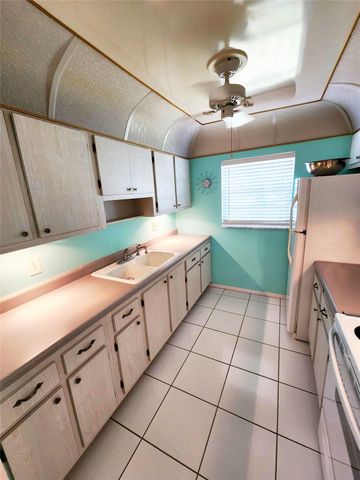 2100 SW Lake Circle Drive 110, Boynton Beach, FL 33426