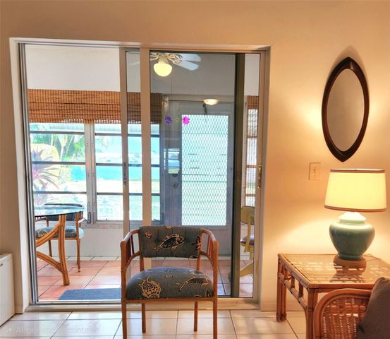 2100 SW Lake Circle Drive 110, Boynton Beach, FL 33426