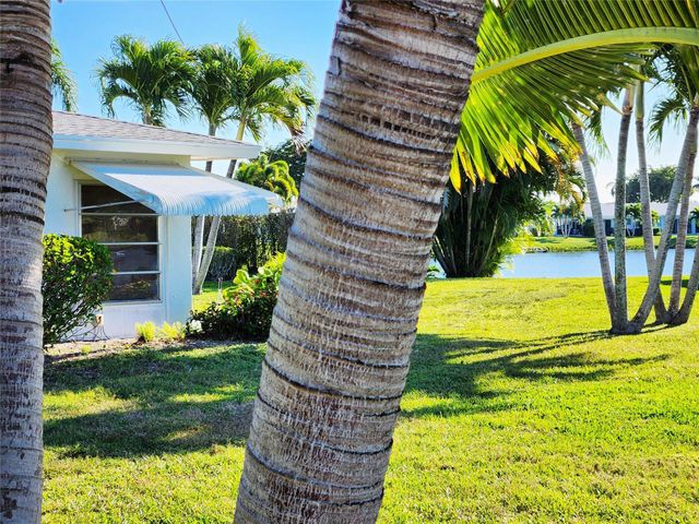 2100 SW Lake Circle Drive 110, Boynton Beach, FL 33426