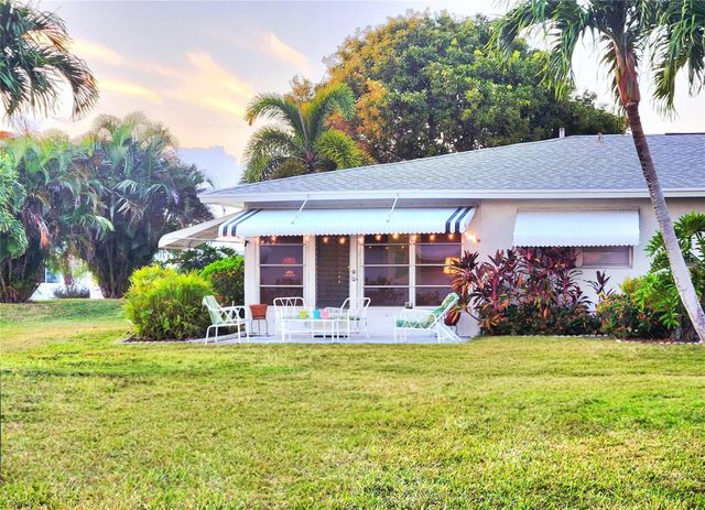 2100 SW Lake Circle Drive 110, Boynton Beach, FL 33426