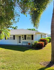 2100 SW Lake Circle Drive 110, Boynton Beach, FL 33426