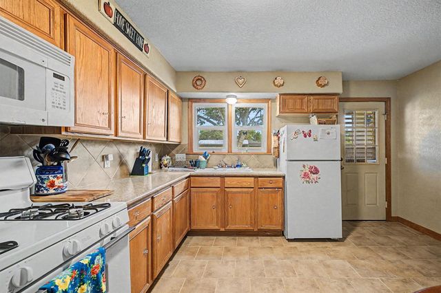 7113 Sycamore Drive, Galveston, TX 77551