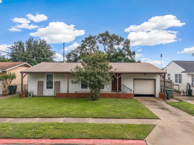 7113 Sycamore Drive, Galveston, TX 77551
