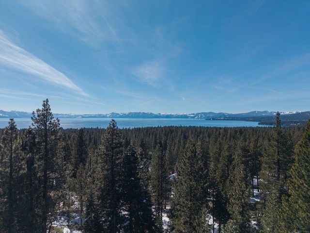 1130 Canterbury Drive, Kings Beach, CA 96143