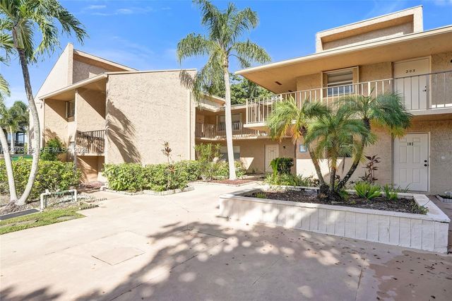 7581 NW 86th Terrace 201, Tamarac, FL 33321