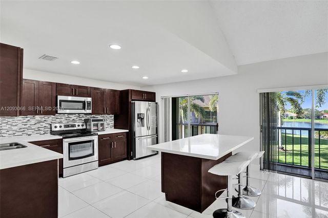 7581 NW 86th Terrace 201, Tamarac, FL 33321