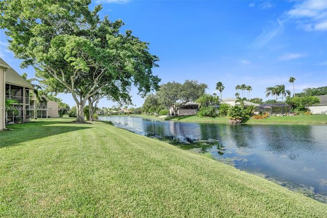 7581 NW 86th Terrace 201, Tamarac, FL 33321
