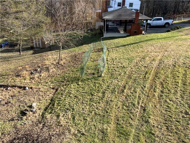 241 Winona Ave, N Franklin Twp, PA 15301