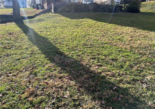 241 Winona Ave, N Franklin Twp, PA 15301