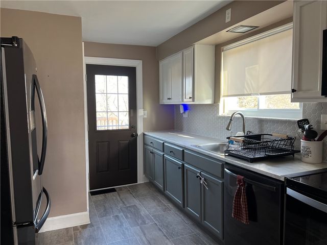 241 Winona Ave, N Franklin Twp, PA 15301